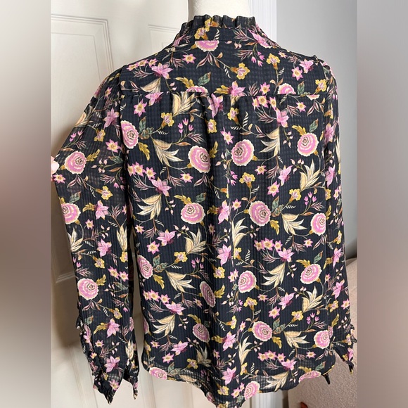 Loft dark Florals Ruffle Sleeve Blouse size SP - Picture 3 of 7